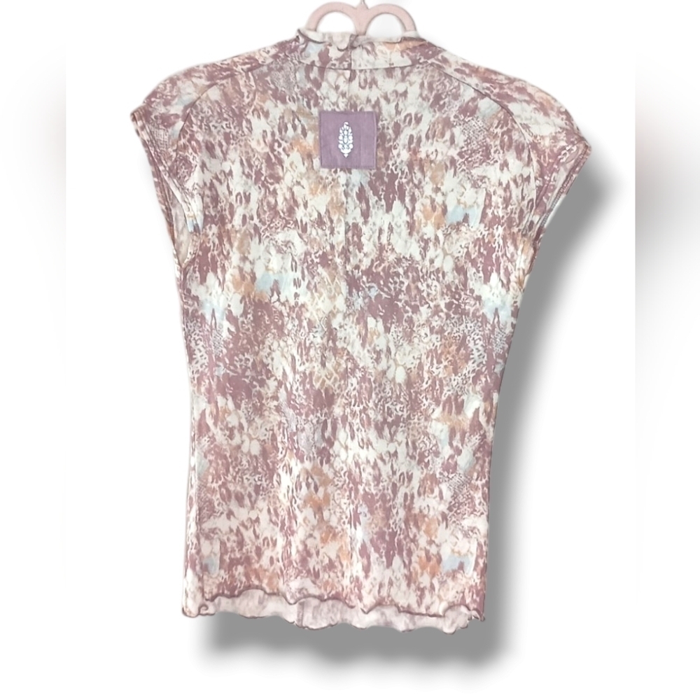 NWOT Free People Movement Cap Sleeve Mock Neck Tee in Abstract Pink Snake XS - Picture 3 of 6